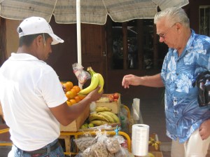 The Senor buying bananas
