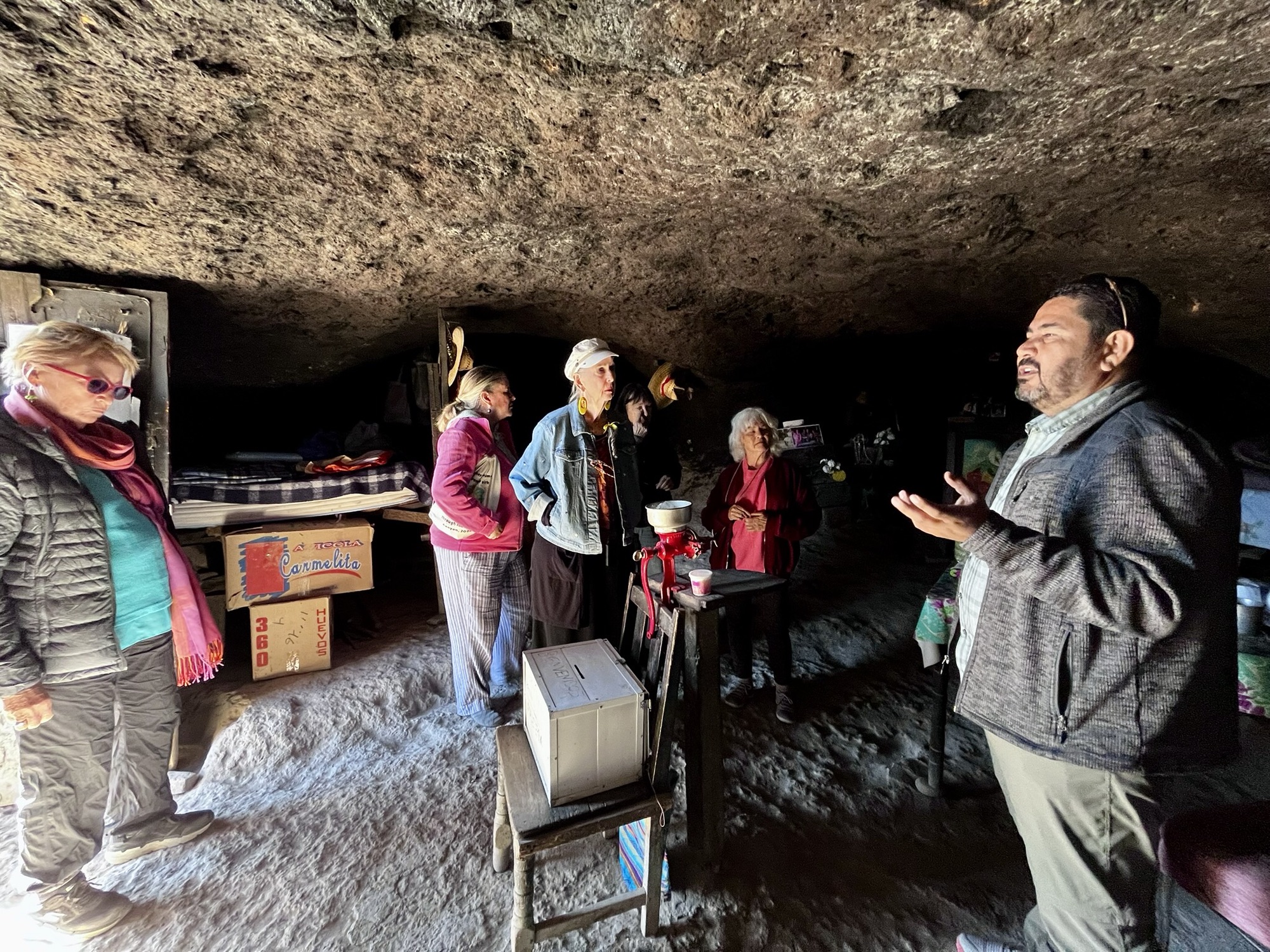 The cave dwellers amid beautiful landscapes – Zihuatanejo